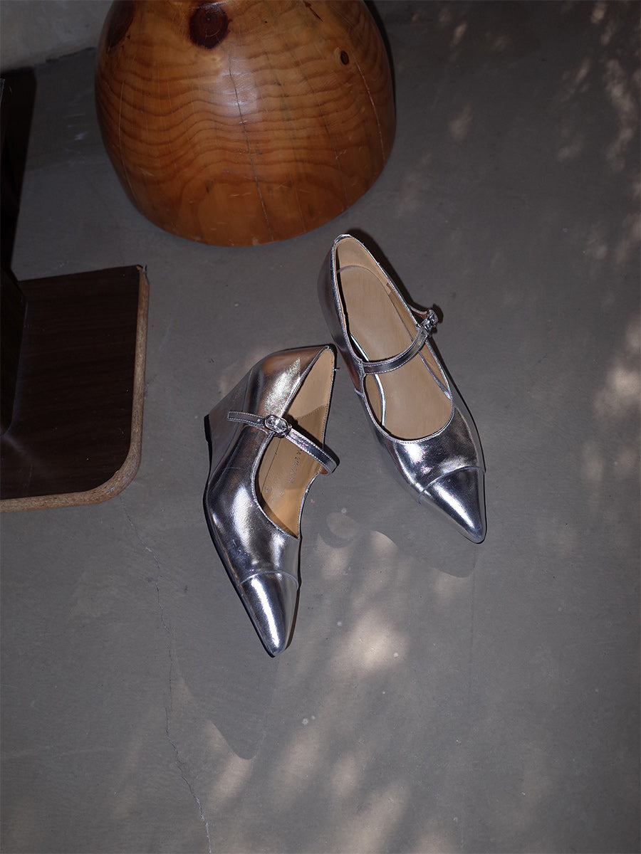 Pointed toe Mary Jane shoes